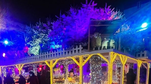 Chợ Giáng sinh thú vị nhất thế giới giữ giá ổn định thời khủng hoảng năng lượng