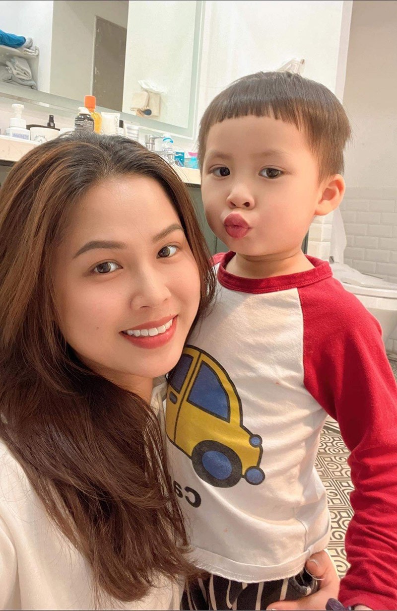 Hot mom được nhiều người biết đến nhờ chia sẻ phương pháp dạy con Hot mom được nhiều người biết đến nhờ chia sẻ phương pháp dạy con