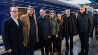 Bảy ngoại trưởng Bắc Âu, Baltic thăm Ukraine, Bỉ gấp rút viện trợ nhân đạo