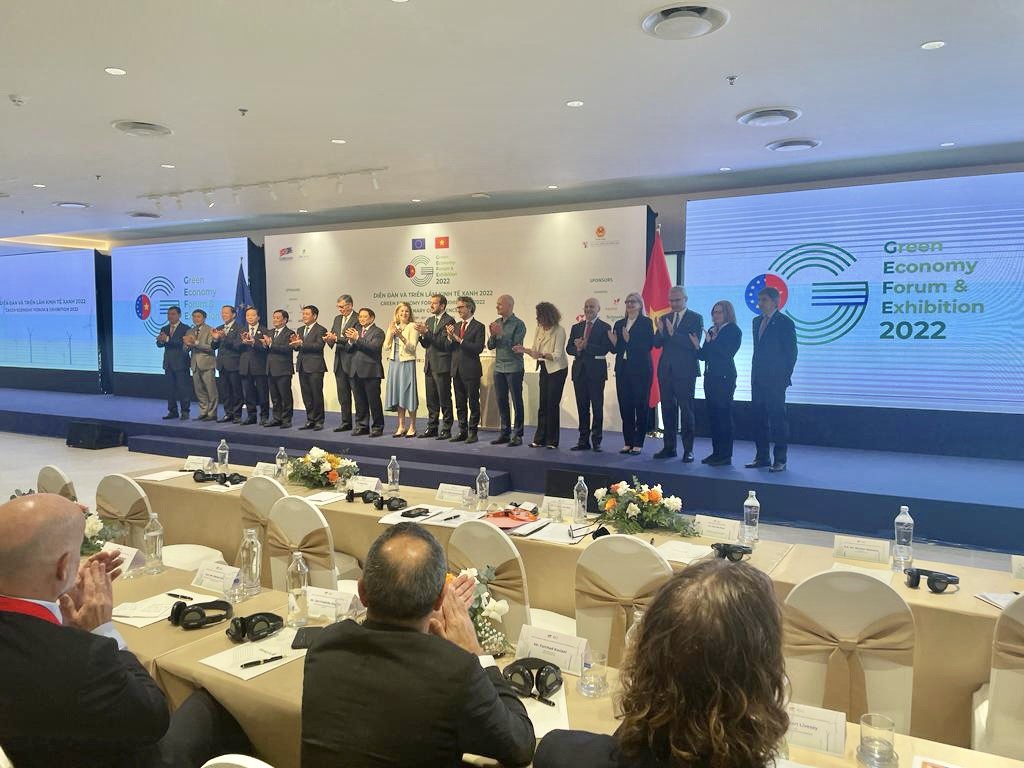 Lầu Năm Góc đánh giá tầm quan trọng của việc duy trì đối thoại với Nga,