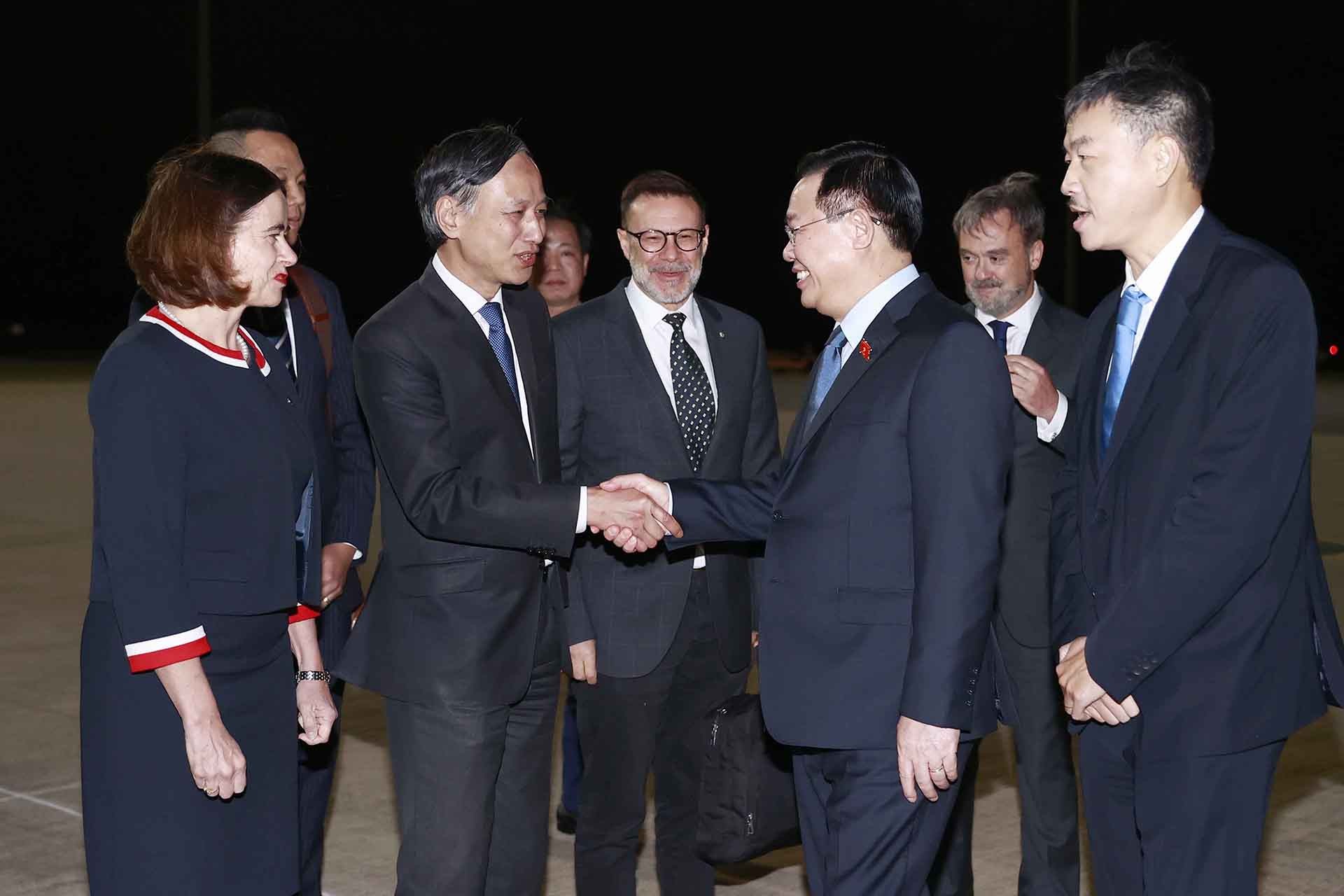 Lễ đón Chủ tịch Quốc hội Vương Đình Huệ tại sân bay quân sự Fairbairn, thủ đô Canberra. (Nguồn: TTXVN)