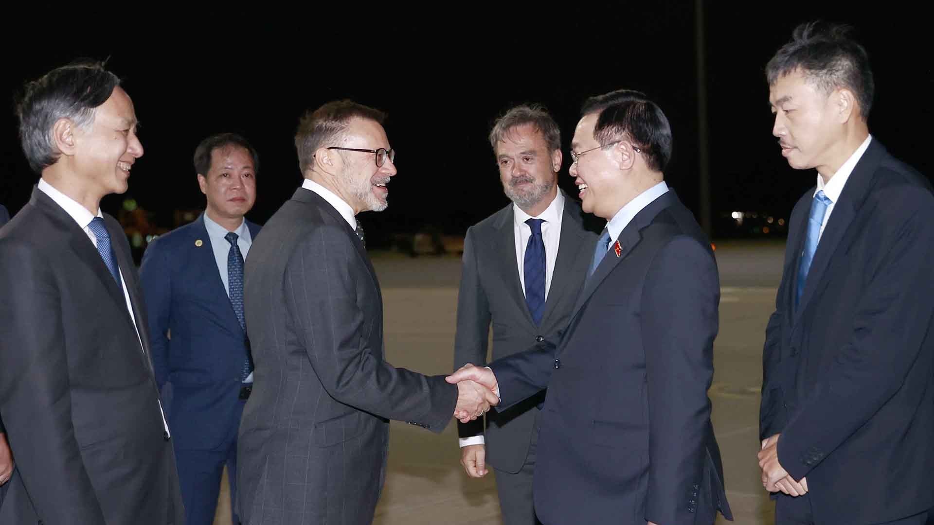 Chủ tịch Quốc hội Vương Đình Huệ tới thủ đô Canberra, bắt đầu thăm chính thức Australia Chủ tịch Quốc hội Vương Đình Huệ tới thủ đô Canberra, bắt đầu thăm chính thức Australia