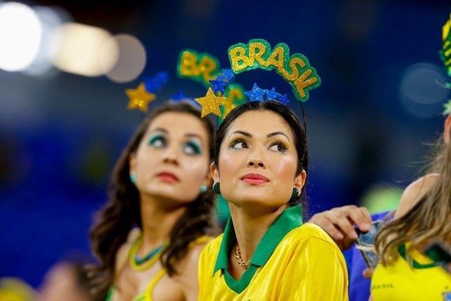 World Cup 2022: Nhan sắc không thể rời mắt của các cổ động viên nữ Brazil trên khán đài World Cup 2022: Nhan sắc không thể rời mắt của các cổ động viên nữ Brazil trên khán đài