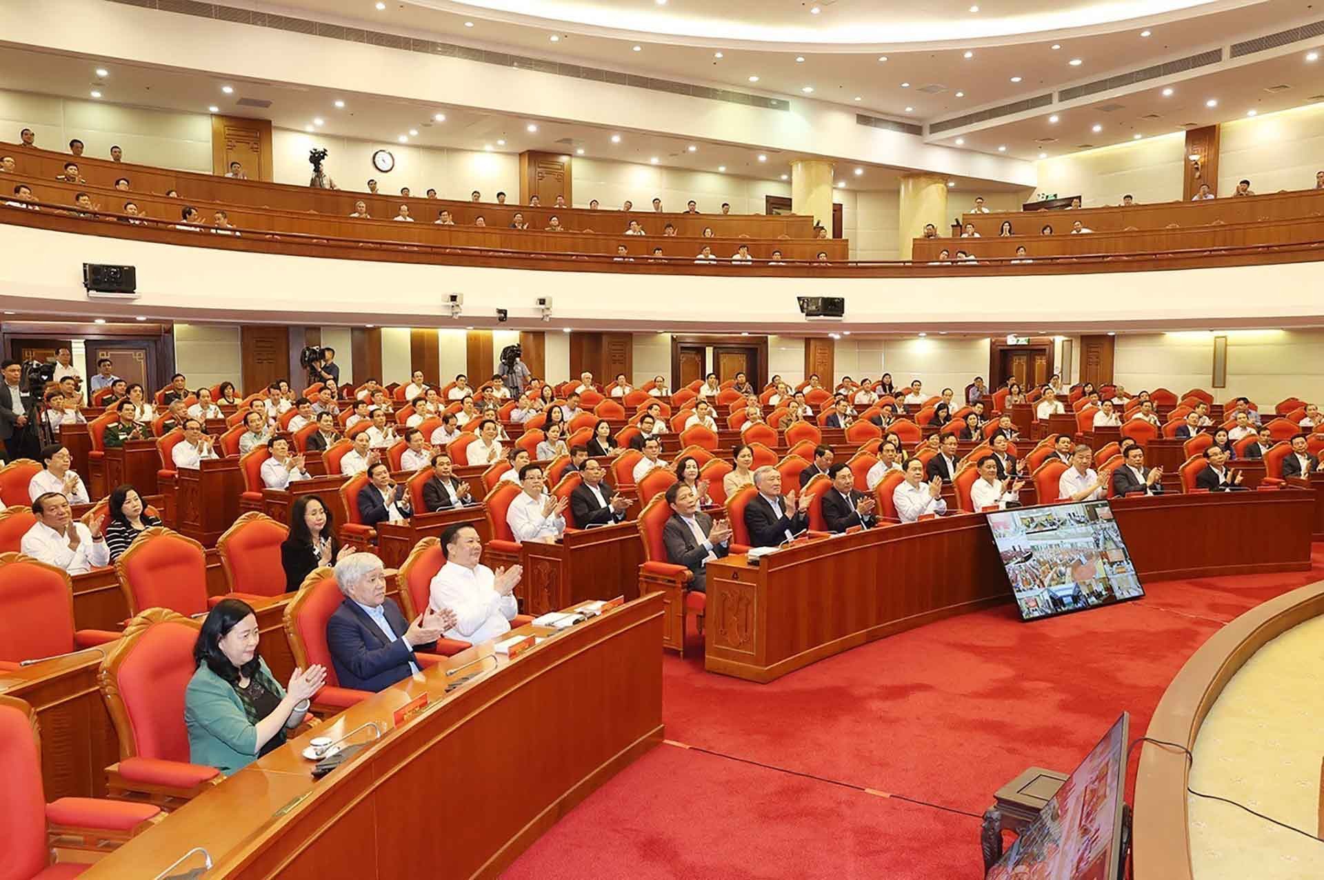 Các đồng chí lãnh đạo Đảng, Nhà nước và các đại biểu dự hội nghị. (Nguồn: TTXVN)