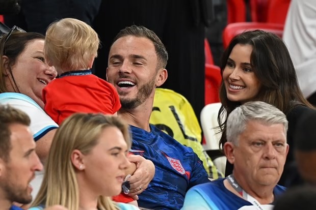 World Cup 2022: Đội tuyển Anh chùng vui chiến thắng với người thân trên khán đài