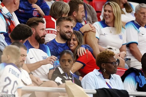 World Cup 2022: Đội tuyển Anh chùng vui chiến thắng với người thân trên khán đài