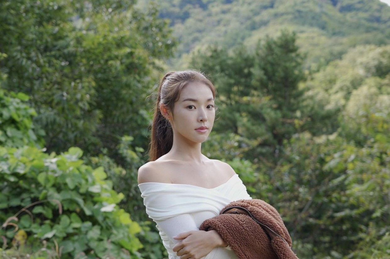 Nhan sắc của mỹ nhân Hàn đăng quang Hoa hậu Trái đất 2022