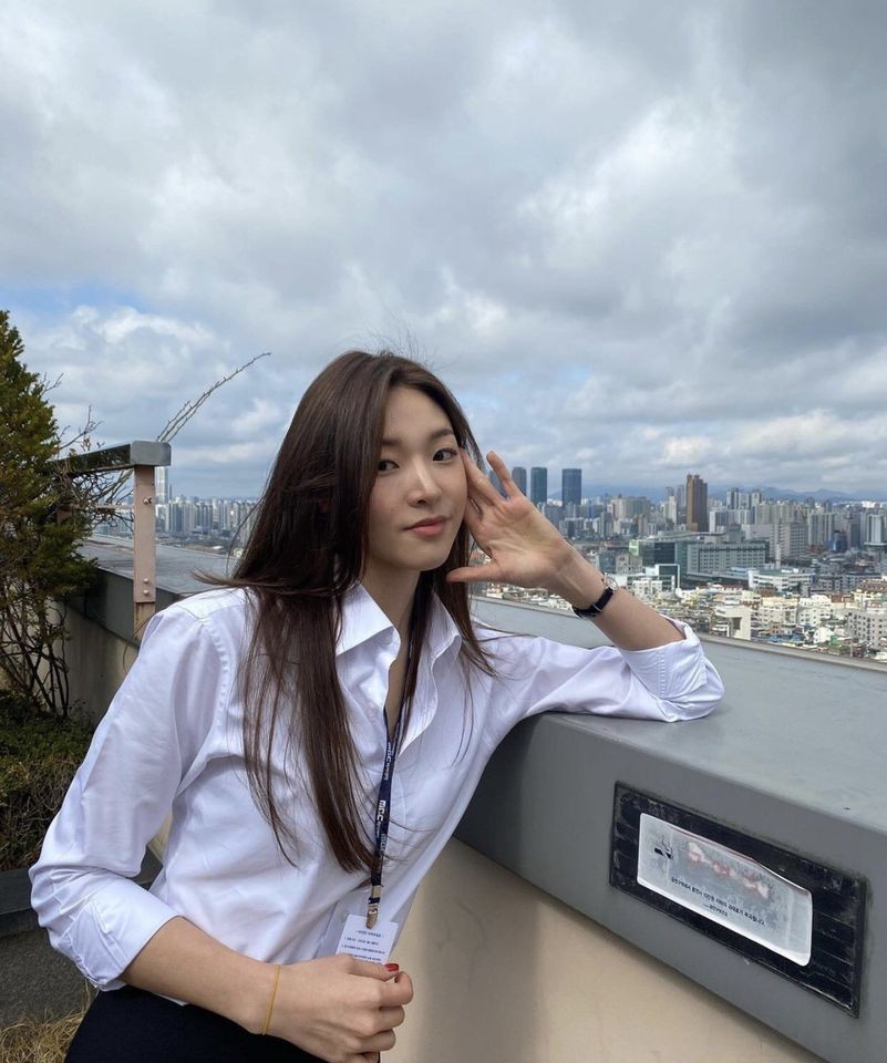 Nhan sắc của mỹ nhân Hàn đăng quang Hoa hậu Trái đất 2022