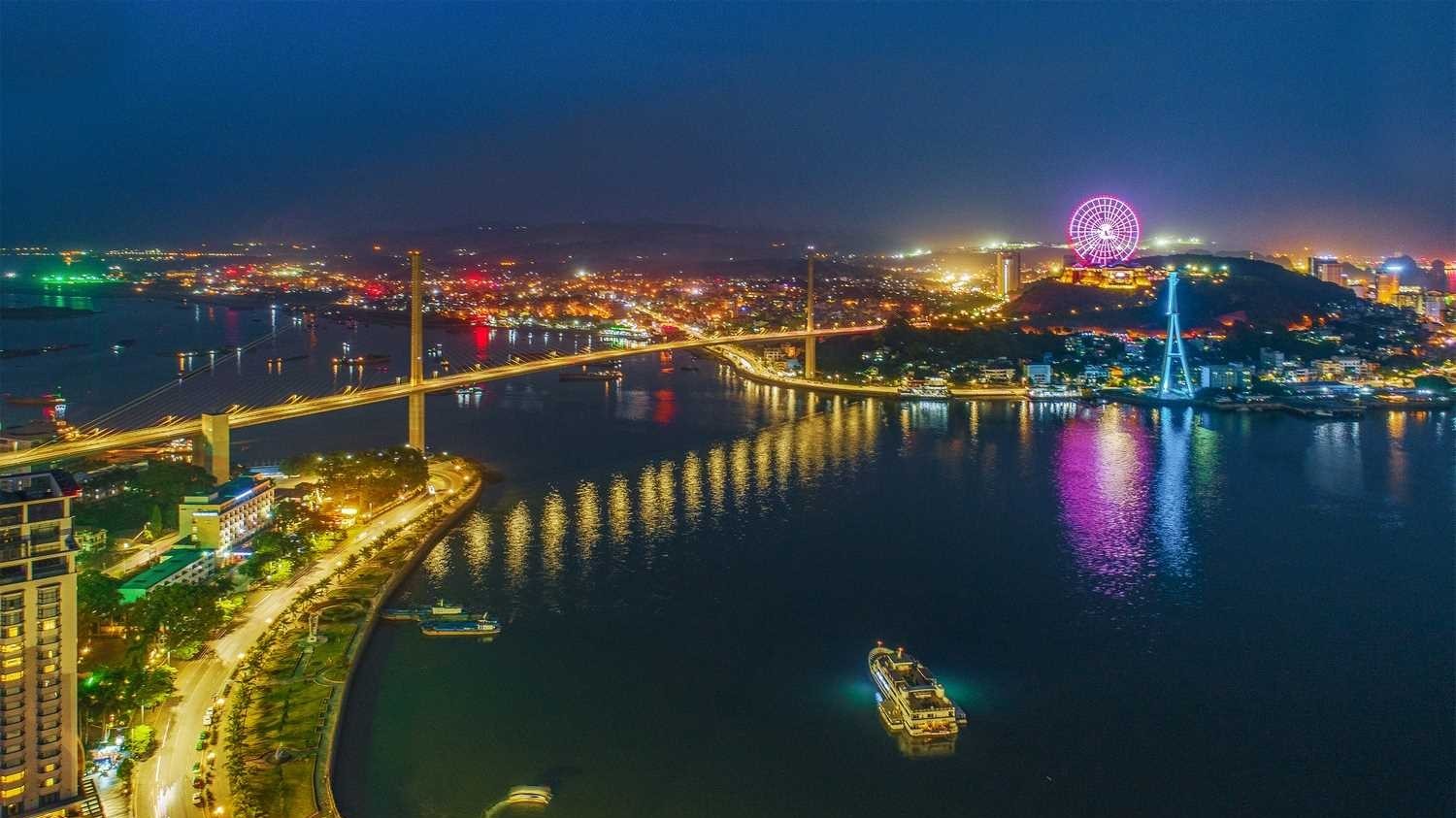 Quảng Ninh 'thắp sáng' kinh tế đêm, dốc lực khai thác 'mỏ vàng'