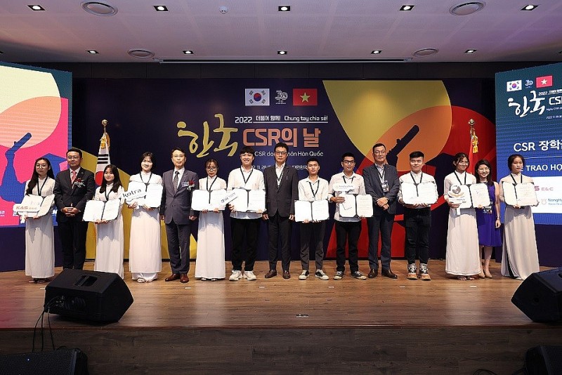 Doanh nghiệp Hàn Quốc trao học bổng 1,3 tỷ đồng cho sinh viên Việt Nam Doanh nghiệp Hàn Quốc trao học bổng 1,3 tỷ đồng cho sinh viên Việt Nam