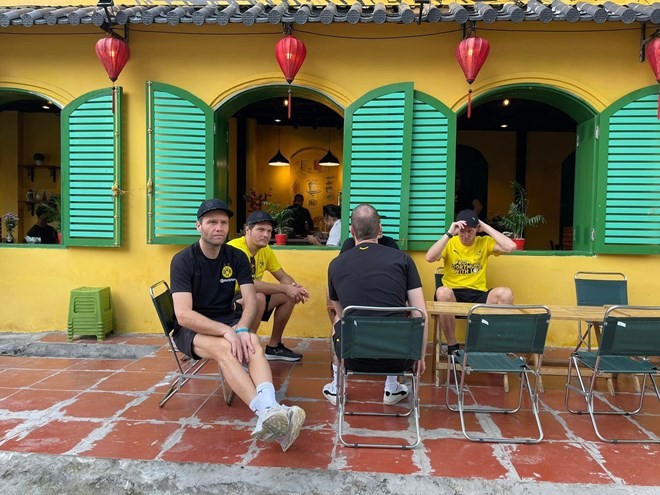 Các cầu thủ CLB Borussia Dortmund 'khám phá' Hà Nội trước trận giao hưu với đội tuyển Việt Nam