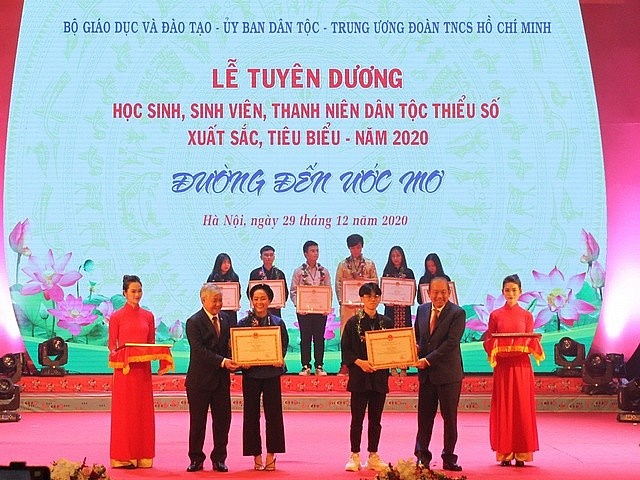 Tuyên dương 140 học sinh, sinh viên, thanh niên dân tộc thiểu số xuất sắc năm 2022