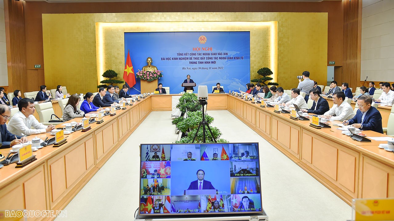 Thủ tướng Chính phủ chủ trì Hội nghị tổng kết công tác Ngoại giao vaccine