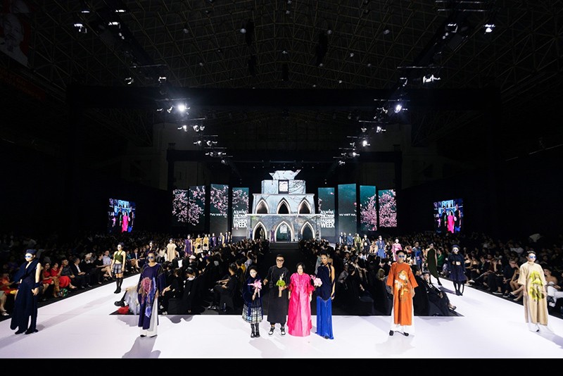Aquafina Tuần lễ thời trang Quốc tế Việt Nam Thu Đông 2022 khép lại thành công rực rỡ