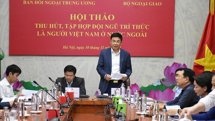 Bàn giải pháp thu hút và tập hợp đội ngũ trí thức kiều bào