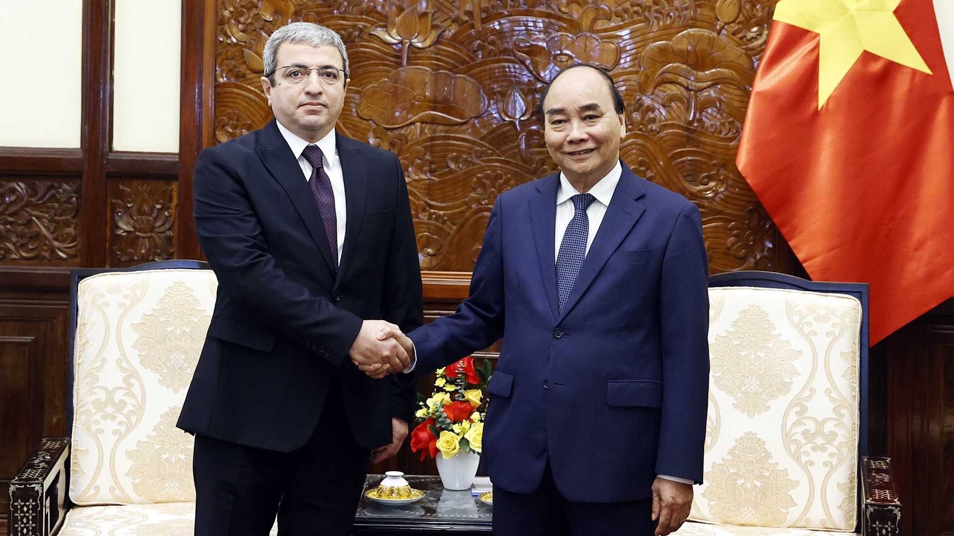 Chủ tịch nước Nguyễn Xuân Phúc tiếp các Đại sứ Azerbaijan, Brunei trình Quốc thư