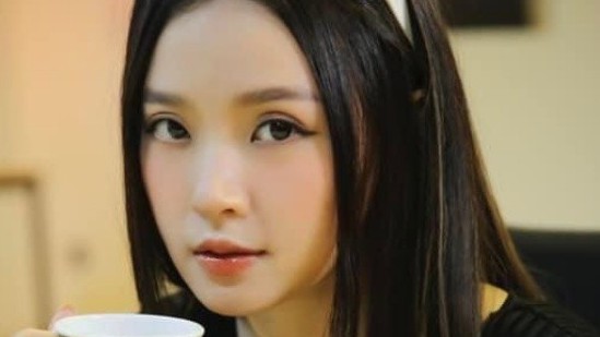 Sao Việt: Hồng Diễm lăng xê thời trang công sở cực chất, Midu trong sáng, dịu dàng