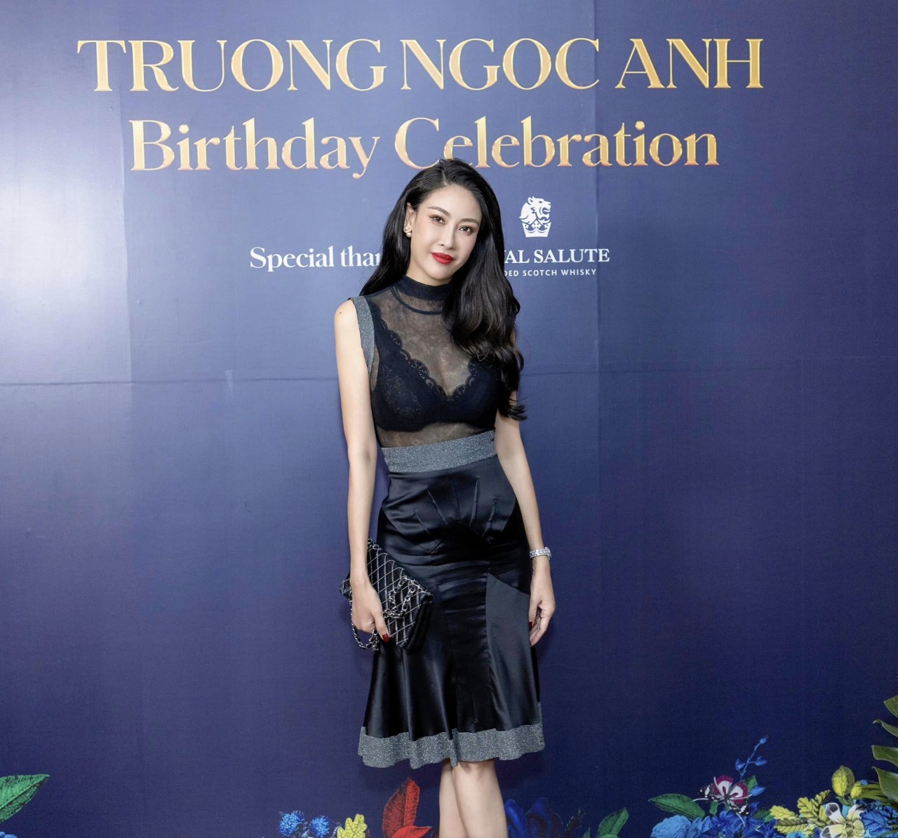 Sao Việt: Midu dịu dàng, Hồng Diễm lăng xê thời trang công sở cực chất