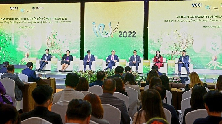 chuyen doi tang toc but pha doanh nghiep vung ben quoc gia thinh vuong