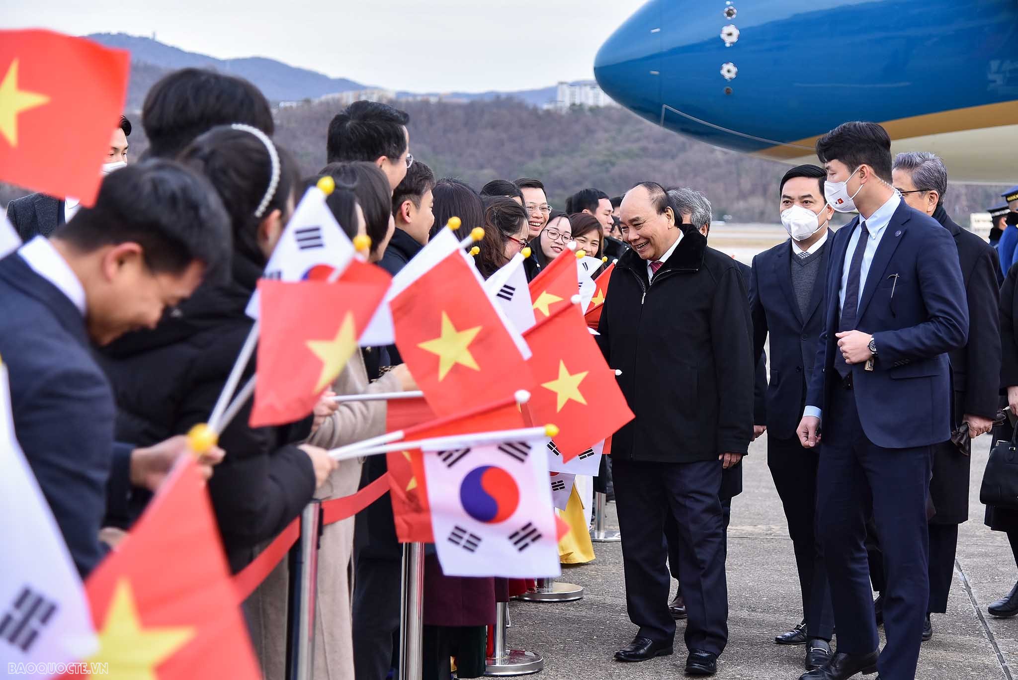 Chủ tịch nước Nguyễn Xuân Phúc đến Hàn Quốc, bắt đầu chuyến chuyến thăm cấp Nhà nước Chủ tịch nước Nguyễn Xuân Phúc đến Hàn Quốc, bắt đầu chuyến chuyến thăm cấp Nhà nước