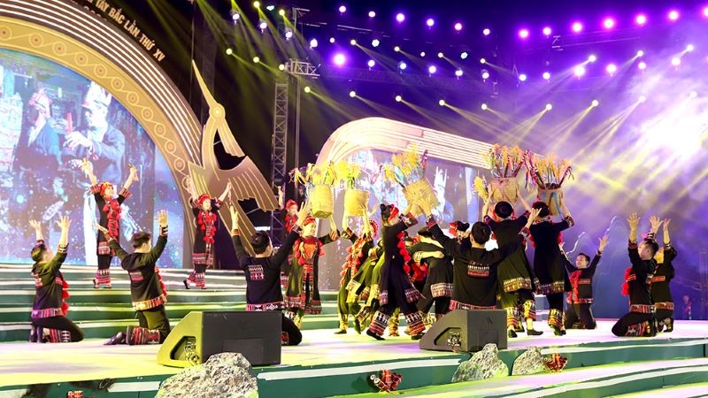 Tiết mục múa Khúc tự tình mùa lúa do Đoàn nghệ thuật quần chúng tỉnh biểu diễn. (Nguồn: Báo Phú Thọ) Tiết mục múa Khúc tự tình mùa lúa do Đoàn nghệ thuật quần chúng tỉnh biểu diễn. (Nguồn: Báo Phú Thọ)