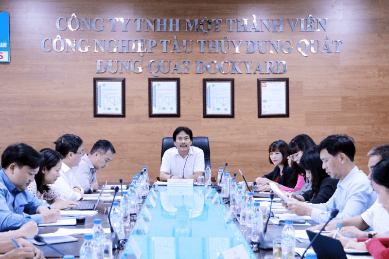Ông Nguyễn Hùng Dũng - Thành viên HĐTV Petrovietnam chủ trì buổi làm việc tại DQS. (Nguồn: Petrovietnam) Ông Nguyễn Hùng Dũng - Thành viên HĐTV Petrovietnam chủ trì buổi làm việc tại DQS. (Nguồn: Petrovietnam)