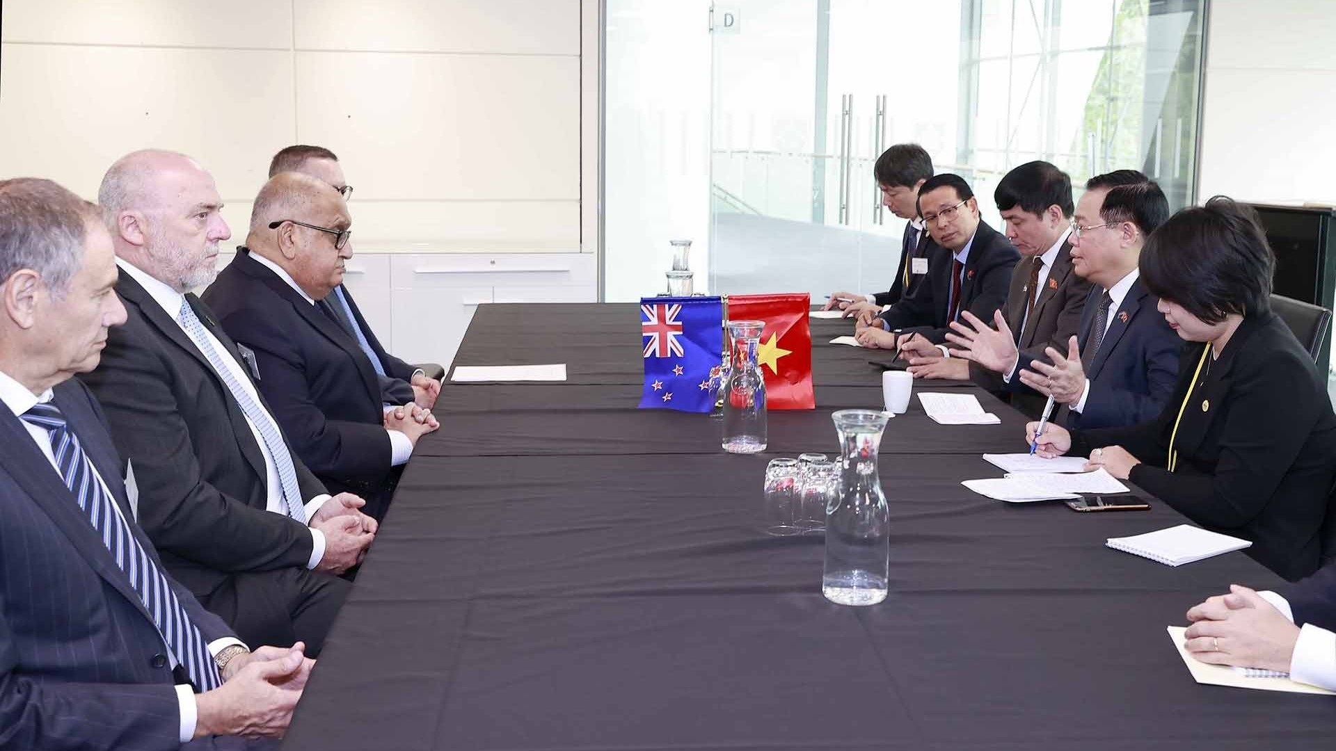 Chủ tịch Quốc hội Vương Đình Huệ gặp Ban lãnh đạo trường Đại học Waikato