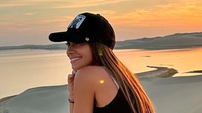 Phong cách thời trang trẻ trung của vợ Messi tại World Cup 2022