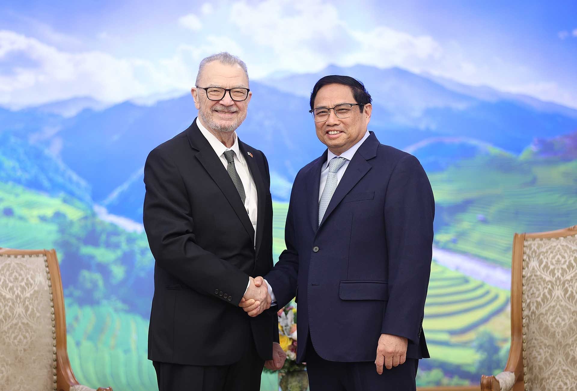 Thủ tướng Phạm Minh Chính tiếp Giám đốc Điều hành khu vực của Hội đồng Kinh doanh Hoa Kỳ - ASEAN, nguyên Đại sứ Hoa Kỳ tại Việt Nam Michael Michalak. (Nguồn: TTXVN)