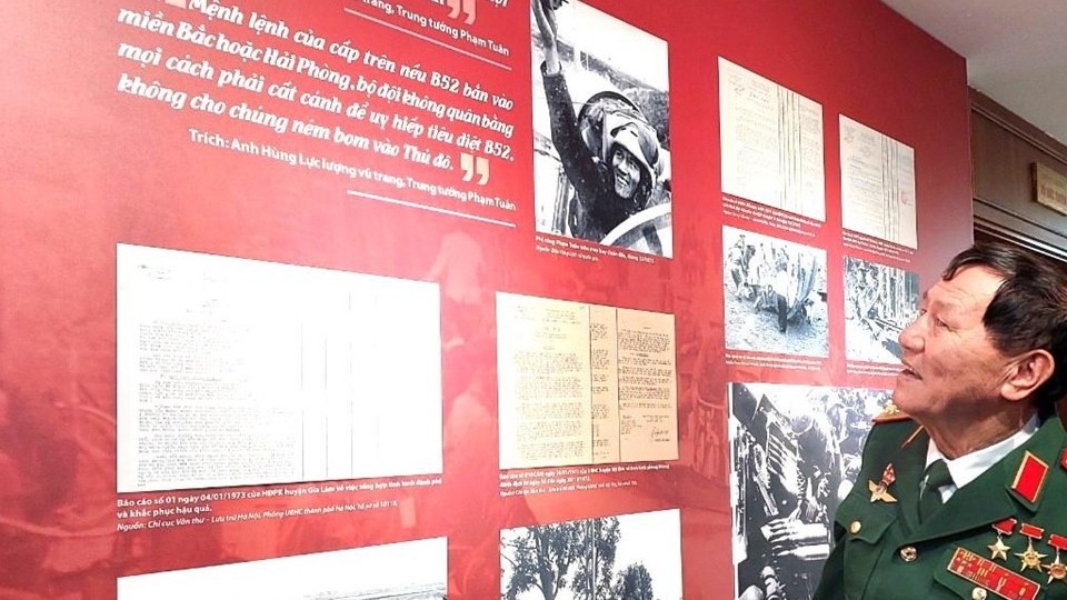 Sống lại ký ức 12 ngày đêm Điện Biên Phủ trên không