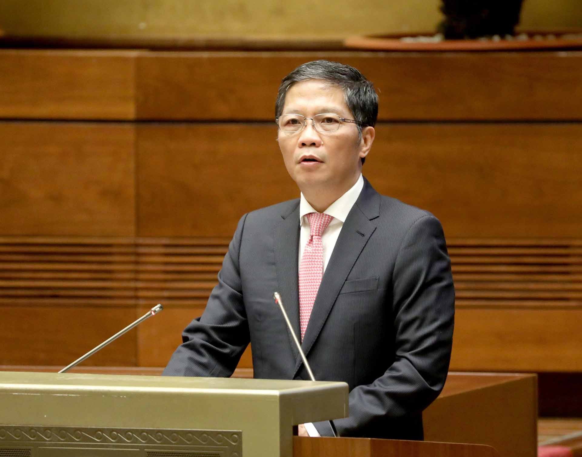 Ủy viên Bộ Chính trị, Trưởng ban Kinh tế Trung ương Trần Tuấn Anh truyền đạt chuyên đề “Tiếp tục đẩy mạnh công nghiệp hóa, hiện đại hóa đất nước đến năm 2030, tầm nhìn đến năm 2045”. (Nguồn: TTXVN) Ủy viên Bộ Chính trị, Trưởng ban Kinh tế Trung ương Trần Tuấn Anh truyền đạt chuyên đề “Tiếp tục đẩy mạnh công nghiệp hóa, hiện đại hóa đất nước đến năm 2030, tầm nhìn đến năm 2045”. (Nguồn: TTXVN)