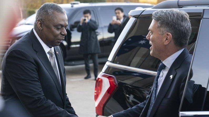 Mỹ, Australia gửi thông điệp mạnh đến Trung Quốc; AUKUS nhóm họp để 'phân vai' rạch ròi