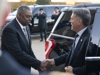 Mỹ, Australia gửi thông điệp mạnh đến Trung Quốc; AUKUS nhóm họp để 'phân vai' rạch ròi