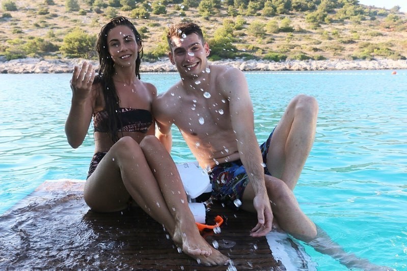 Đôi tình nhân đã có 5 năm tìm hiểu và hẹn hò. Helena thường xuyên đồng hành cùng nửa kia trong những chuyến thi đấu xa nhà. Thời gian rảnh, hai người thường đi du lịch khắp châu Âu, tới các quốc gia như Italy, Bồ Đào Nha, Hy Lạp...