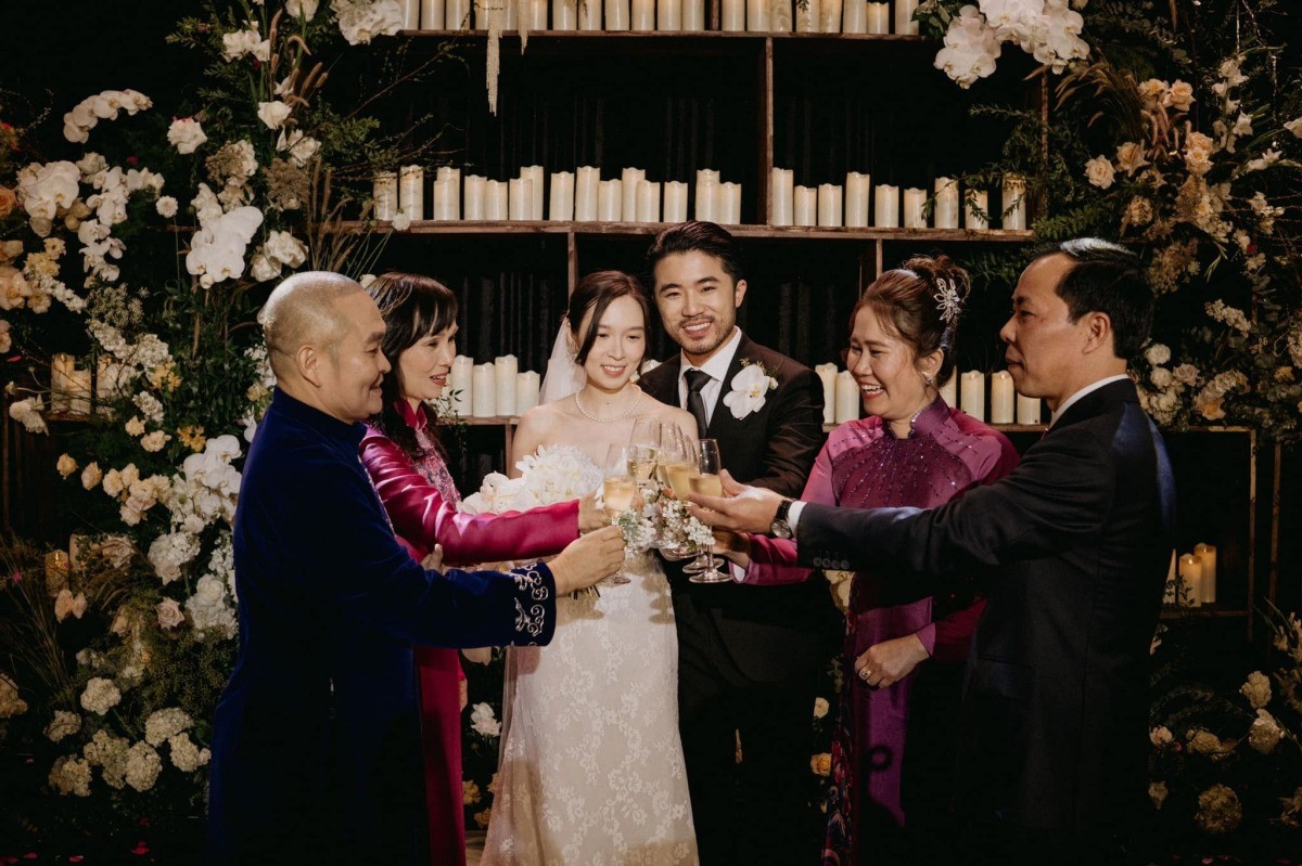 Không gian tiệc cười ngập tràn hoa tươi của con gái nghệ sĩ Xuân Hinh