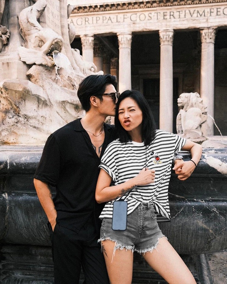 Gu thời trang ăn ý, thiên về đơn sắc của vợ chồng Ngô Thanh Vân - Huy Trần