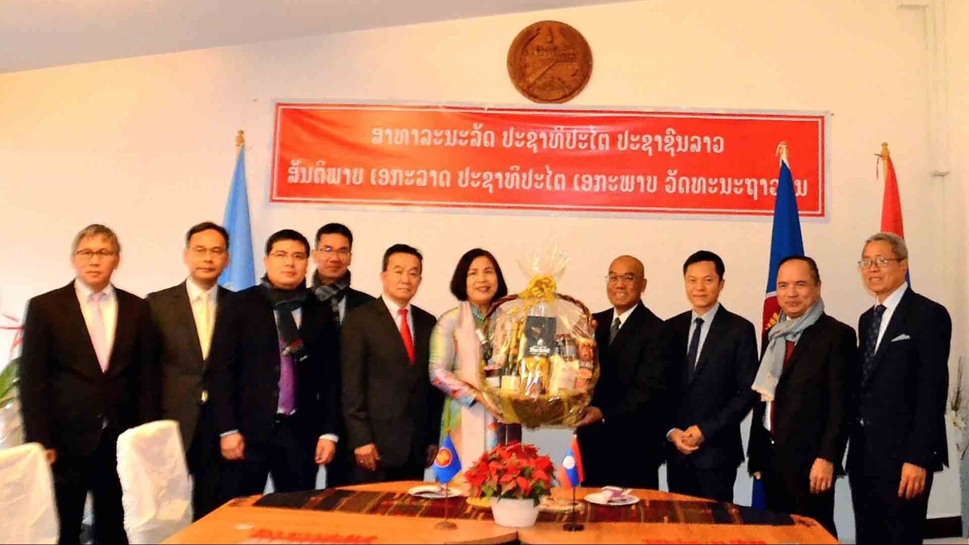 Phái đoàn đại diện thường trực Việt Nam tại Geneva chúc mừng 47 năm Quốc khánh Lào