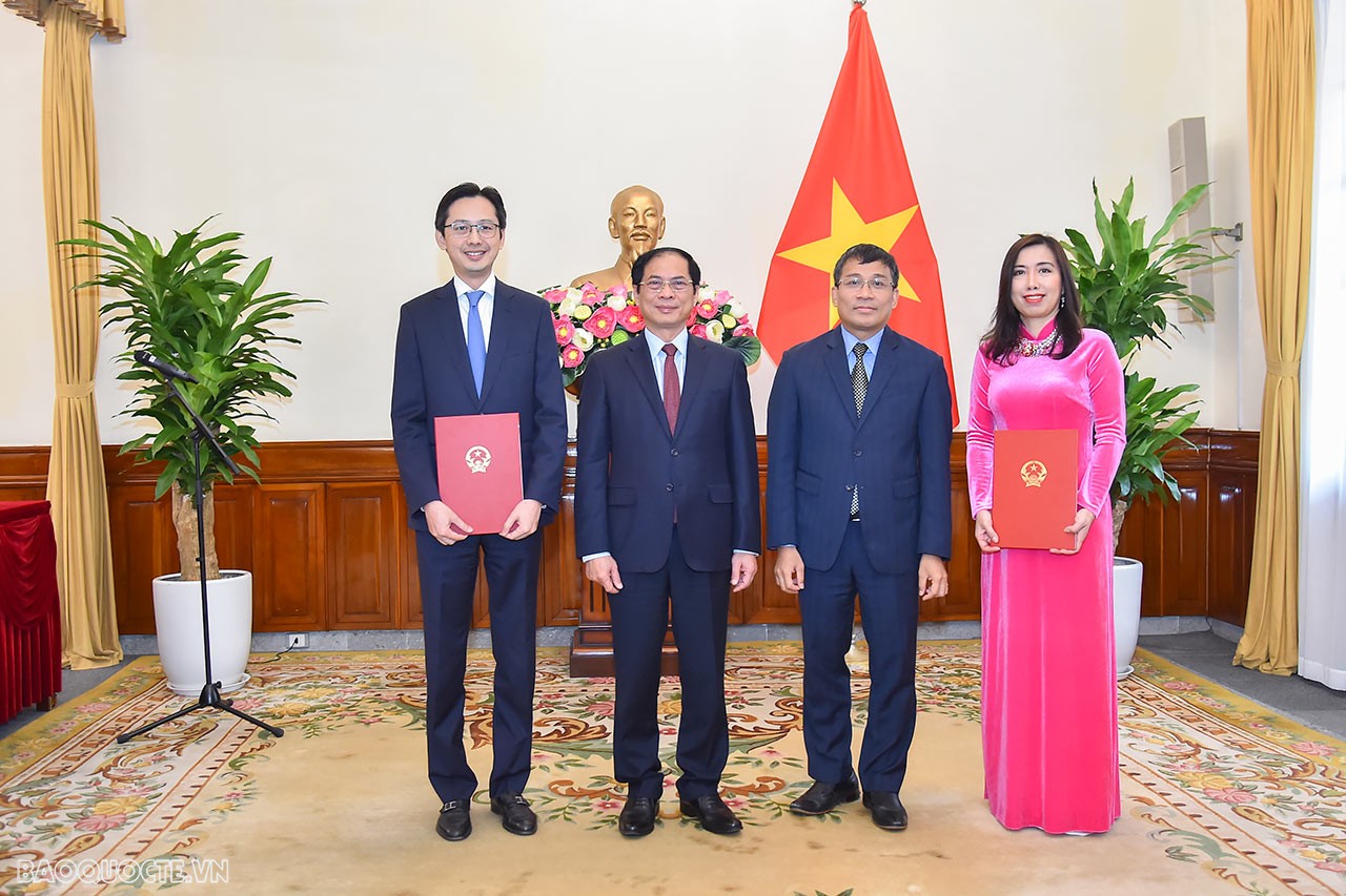 Bộ trưởng Bùi Thanh Sơn nhấn mạnh, hiện nay ngành đối ngoại đang quyết liệt triển khai đường lối đối ngoại theo tinh thần Đại hội XIII của Đảng và Chiến lược đối ngoại Việt Nam đến năm 2030, Chiến lược xây dựng và phát triển ngành Ngoại giao đến năm 2030. Trong bối cảnh tình hình thế giới, khu vực vô cùng phức tạp, biến động khó lường, đất nước và đặc biệt là Ngành còn nhiều khó khăn hiện nay, Lãnh đạo Đảng và Nhà nước rất quan tâm đến ngành Ngoại giao, trong đó có việc tạo điều kiện trong công tác cán bộ.