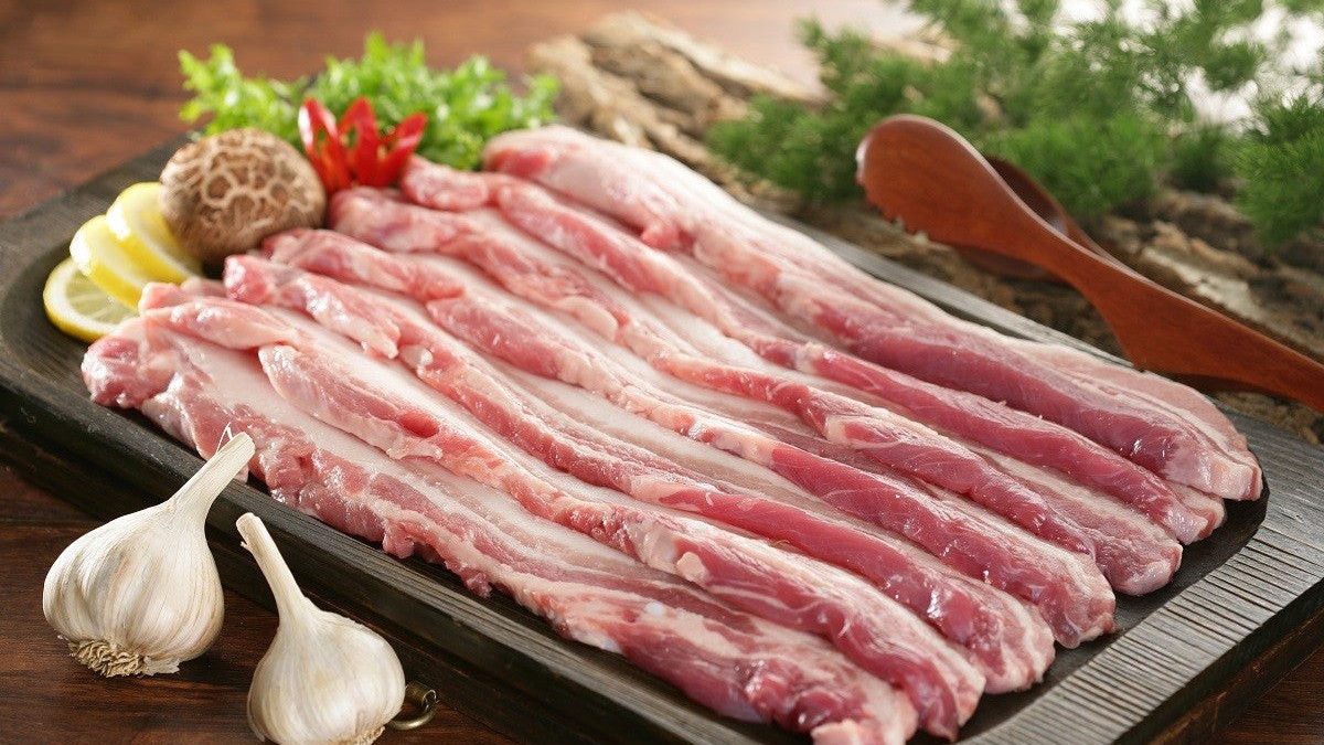 Giá heo hơi hôm nay 9/12: Giá heo hơi miền Bắc đi lên, xuất khẩu thịt heo tăng 113,3%