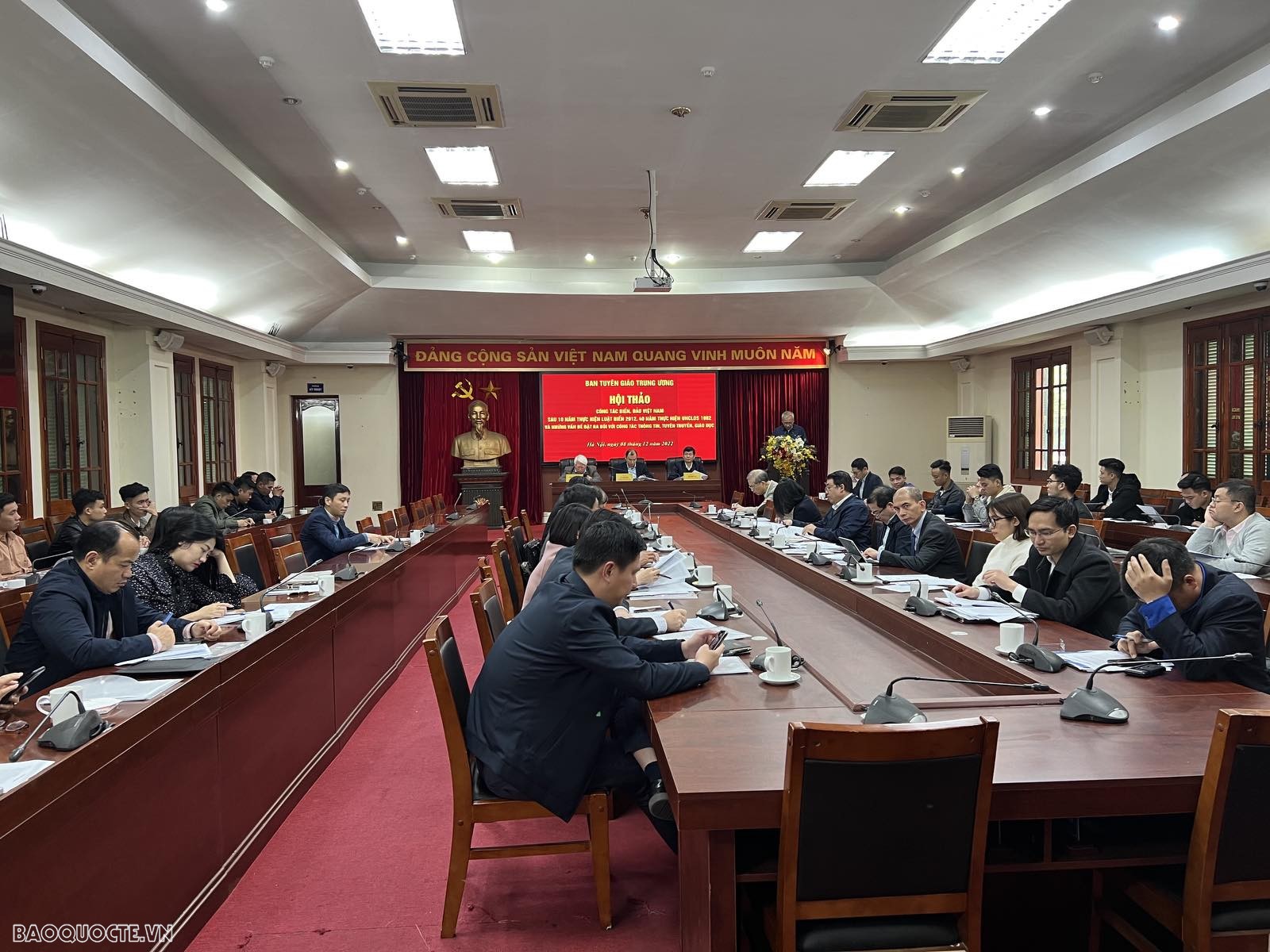 Đẩy mạnh công tác tuyên truyền, giáo dục về biển, đảo trong mọi tầng lớp nhân dân Việt Nam