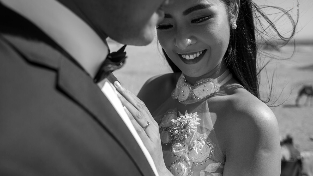 Hoa hậu Ngọc Hân chụp ảnh cưới tại Ai Cập cùng lạc đà trước kim tự tháp