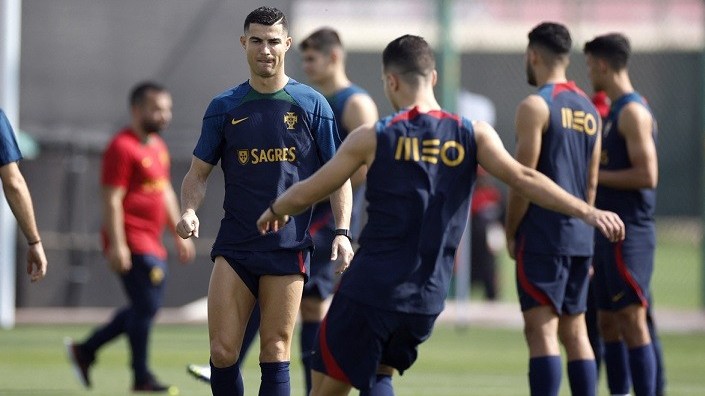 World Cup 2022: Cristiano Ronaldo tập luyện cùng đồng đội tuyển Bồ Đào Nha