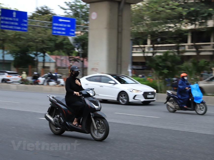 Dự báo thời tiết đêm nay và ngày mai (9-10/12): Hà Nội, Bắc Bộ mưa nhỏ, trời rét; Trung Bộ mưa rào rải rác; phía Nam mưa rào vài nơi Dự báo thời tiết đêm nay và ngày mai (9-10/12): Hà Nội, Bắc Bộ mưa nhỏ, trời rét; Trung Bộ mưa rào rải rác; phía Nam mưa rào vài nơi