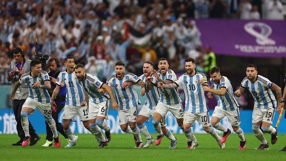 Tứ kết World Cup 2022: Kịch tính tới phút chót, Hà Lan chơi 'tất tay' vẫn không thắng nổi 'thần may rủi', xác định cặp đấu bán kết đầu tiên