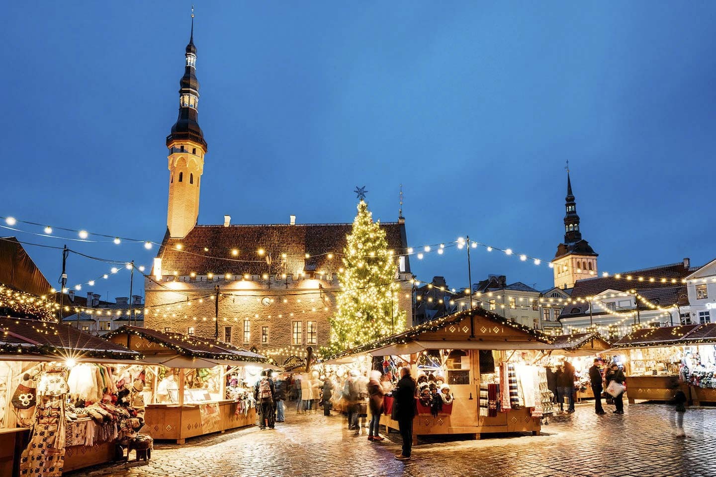 Rực rỡ ánh đèn những khu chợ Giáng sinh tựa như cổ tích ở châu Âu