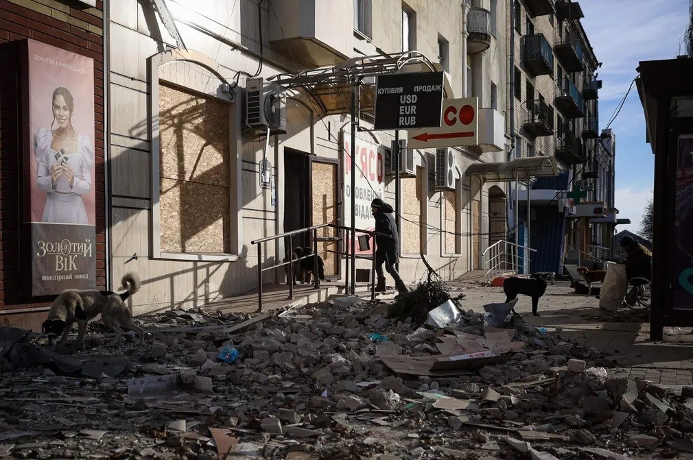 Ảnh ấn tượng tuần (5-11/12): Ukraine triển khai binh sĩ tại Donetsk, Tổng thống Putin tuyên bố trả đũa phương Tây, Mỹ-Nga trao đổi tù nhân