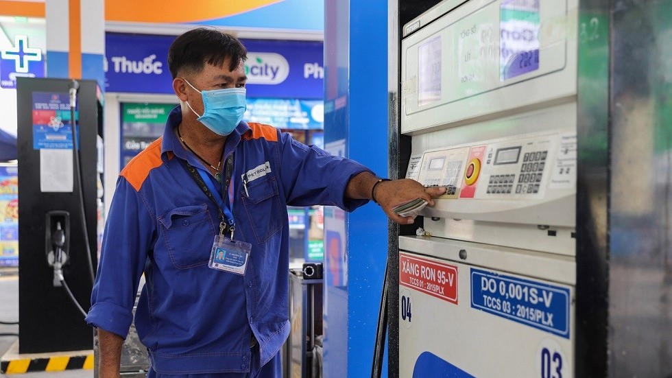 gia xang dau hom nay 1212 xang trong nuoc du kien giam soc vao chieu nay xang e5 ve nguong 20000 donglit