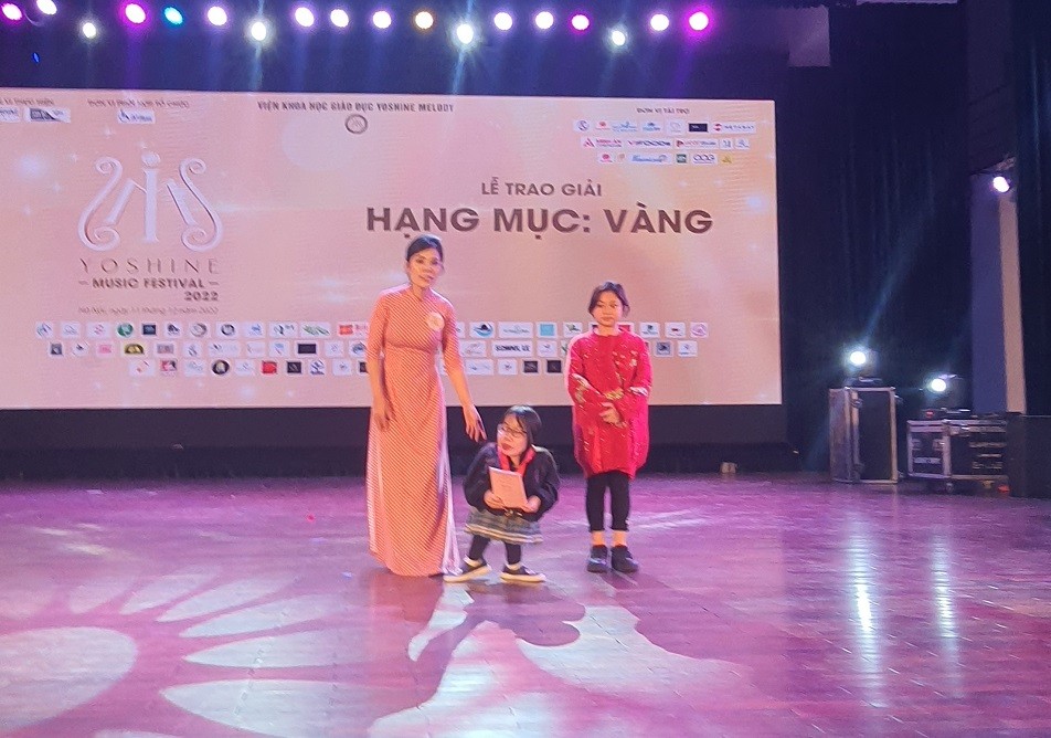 Lễ trao giải Yoshine Melody 2022 Xúc động Lễ trao giải Yoshine Melody 2022