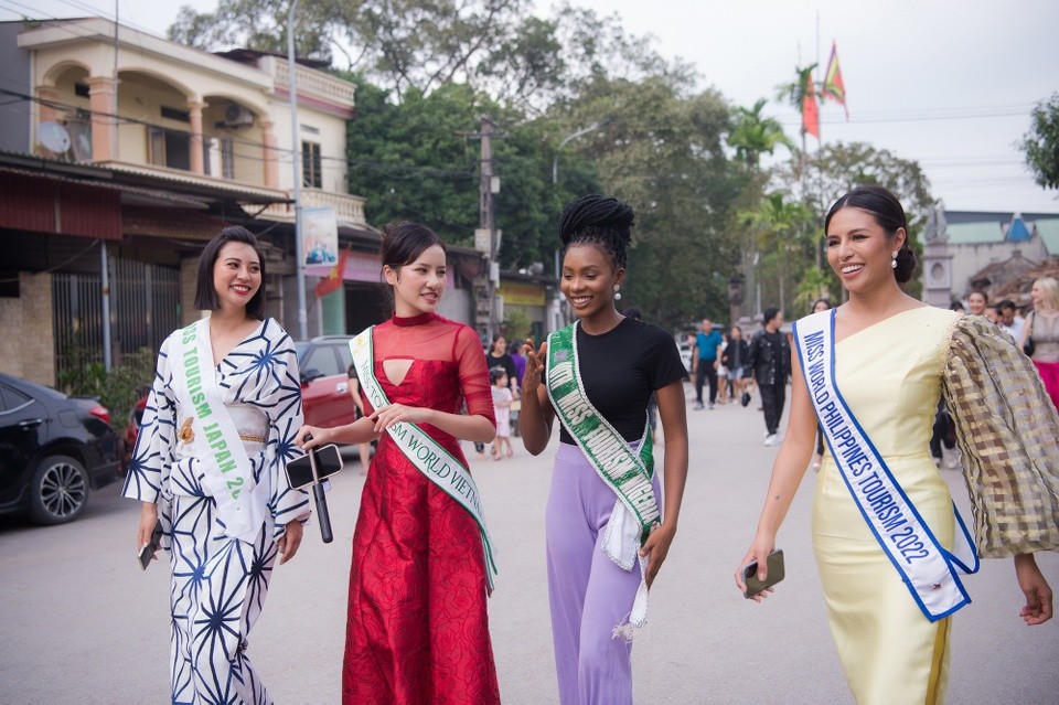 Hành trình trở thành Á hậu Du lịch Thế giới của Hương Ly