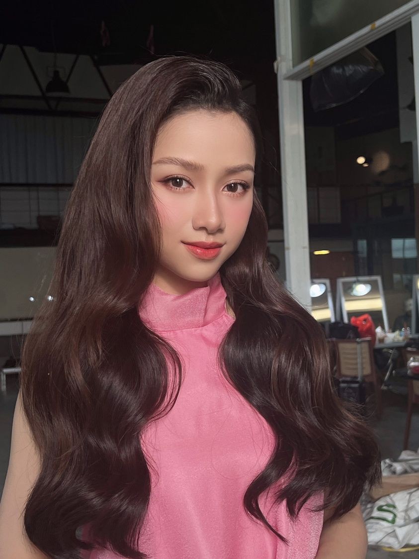 Người đẹp 8.0 IELTS, giỏi tiếng Tây Ban Nha vào chung kết HHVN 2022